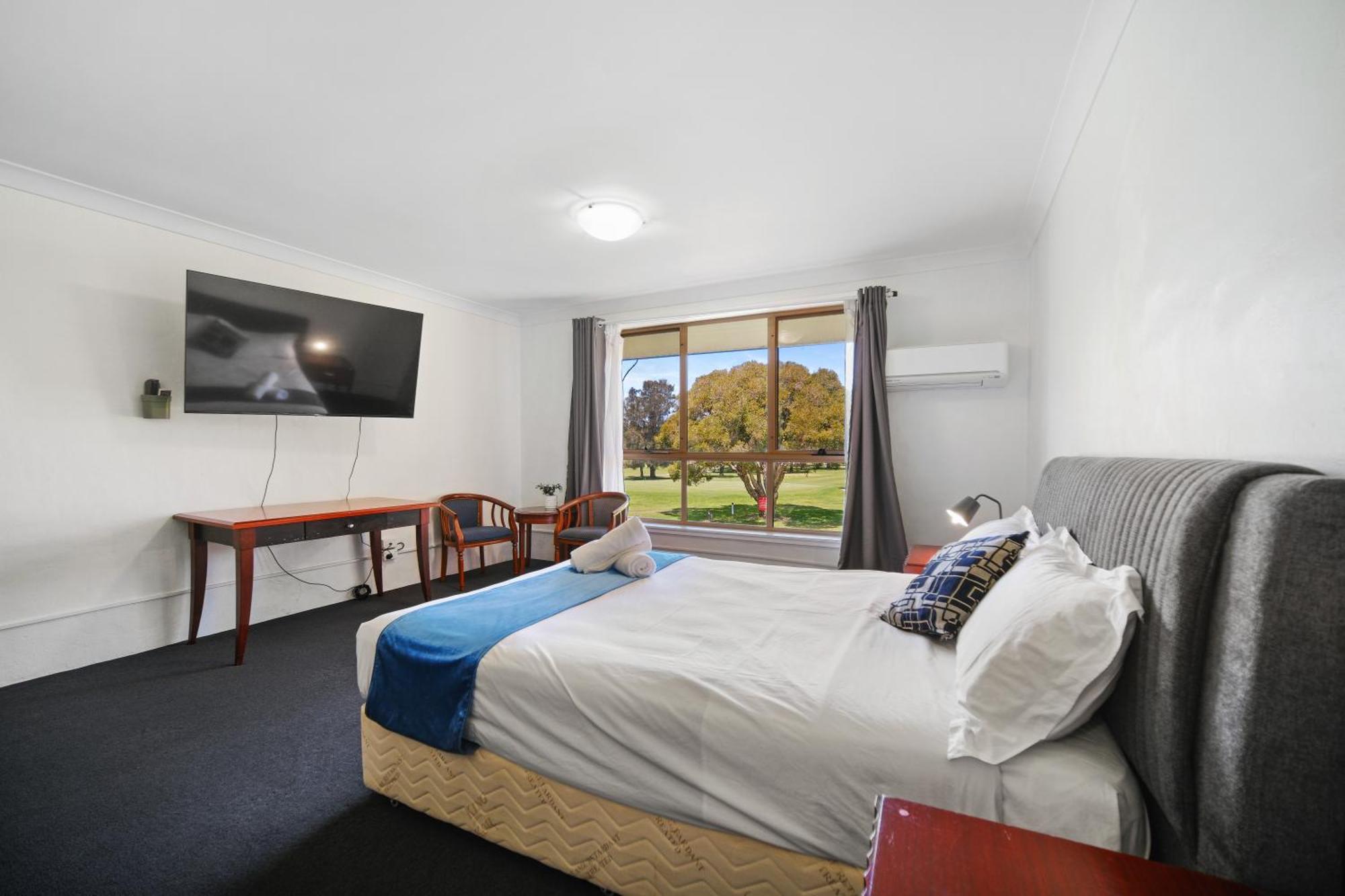 Golf Place Wollongong Motel Primbee