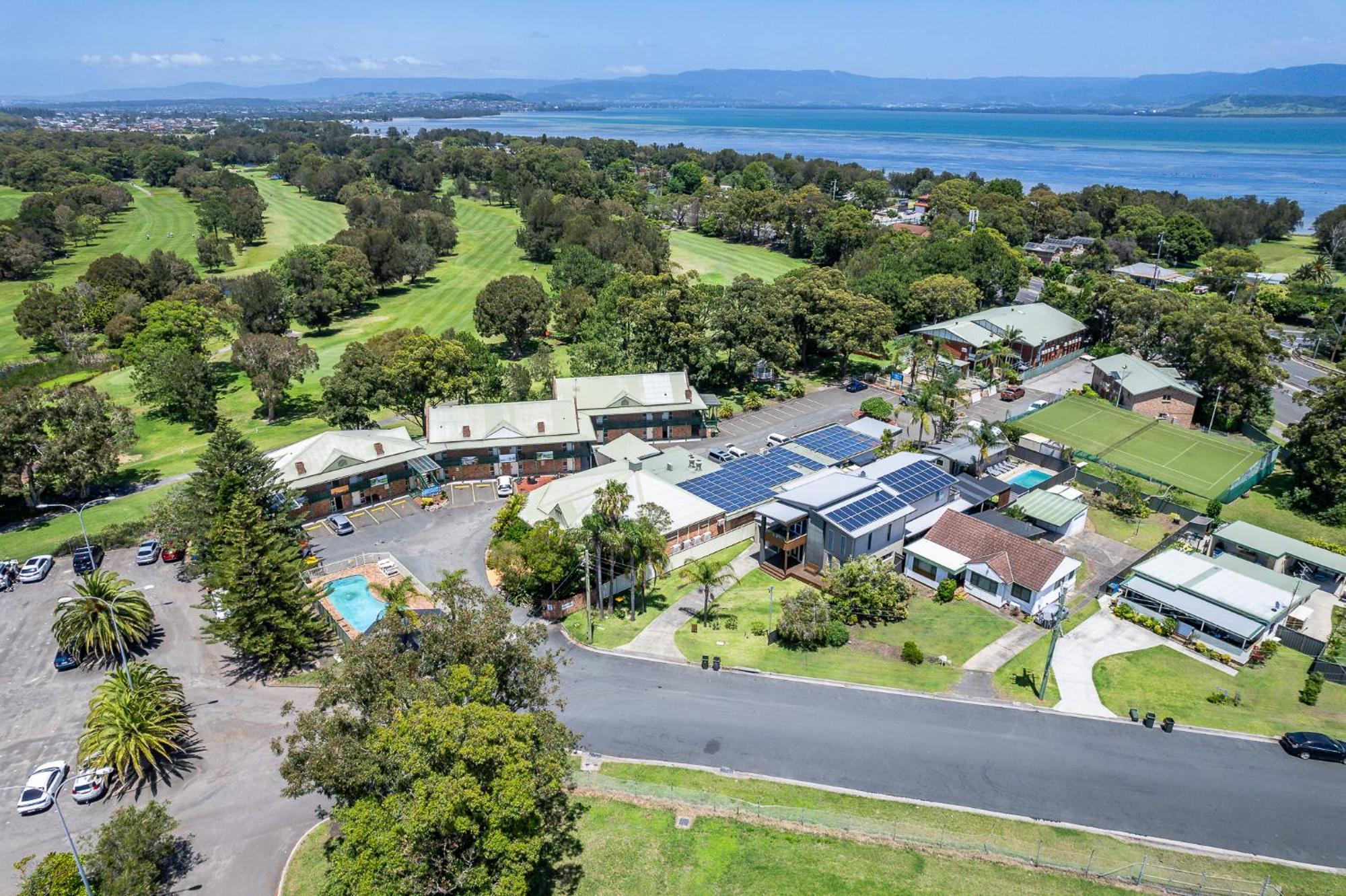 Golf Place Wollongong Motel Primbee