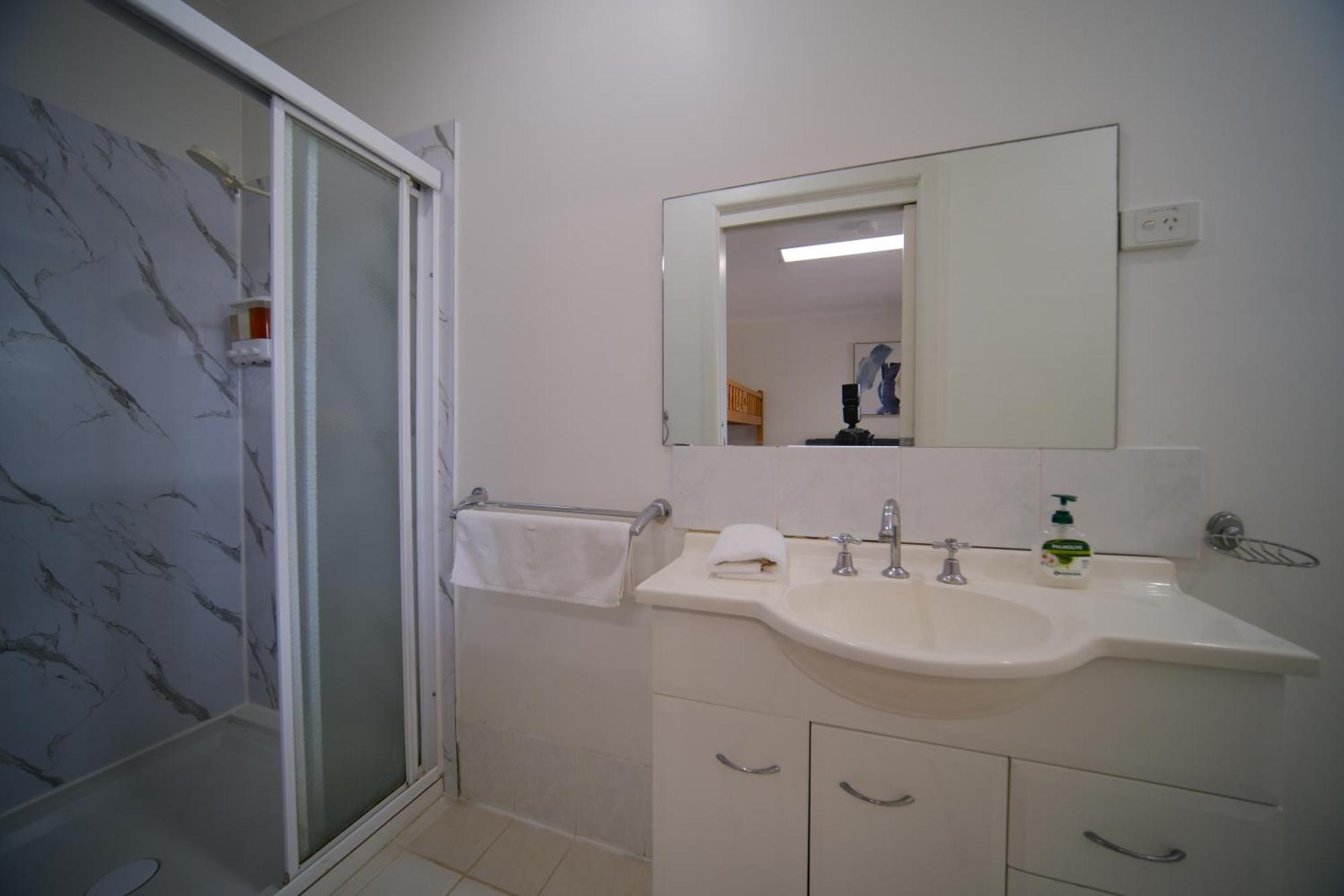 Motel Golf Place Wollongong Primbee