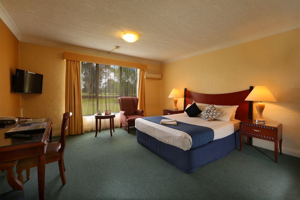 Golf Place Wollongong Motel